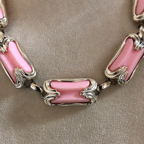 Vintage Pink Thermoset Necklace Clip Earrings Set Pretty in Pink 15” Silver Tone - Picture 3 of 10